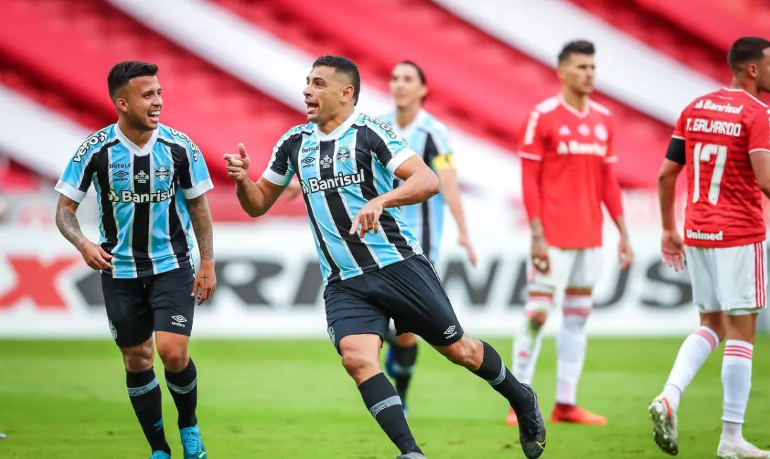 Grêmio venceu Internacional por 2 a 1 e carrega vantagem para segundo jogo da final do Gauchão