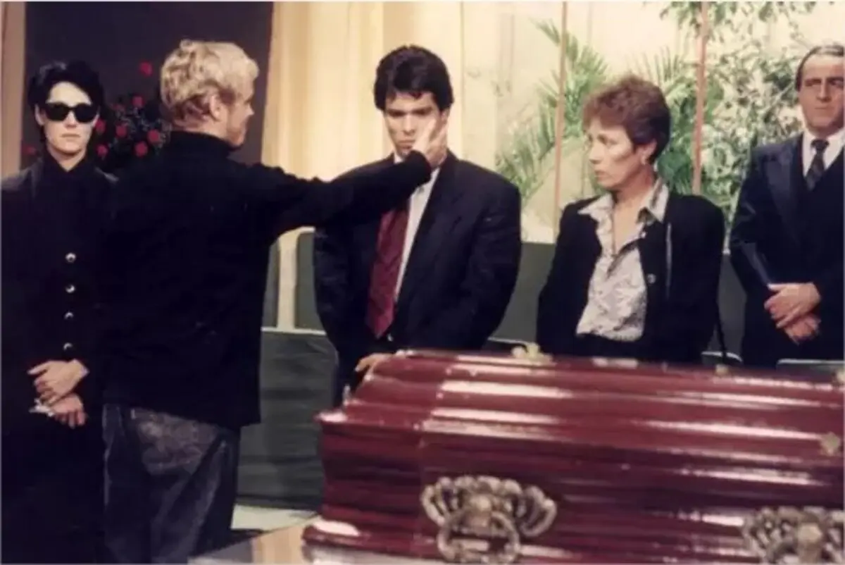 como o alexandre da novela a viagem morre