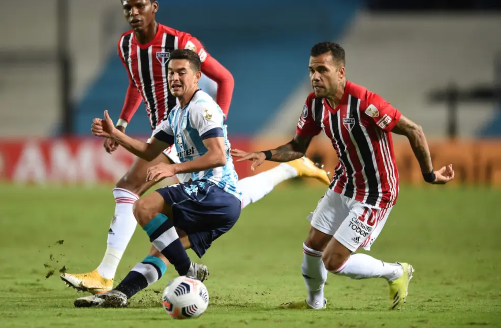 Racing venceu o São Paulo, no Morumbi, pela Libertadores