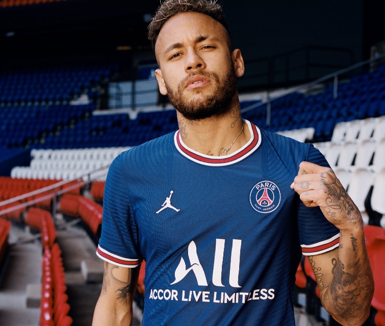 Fotos Psg Lanca Nova Camisa Para A Temporada 2021 22 Dci