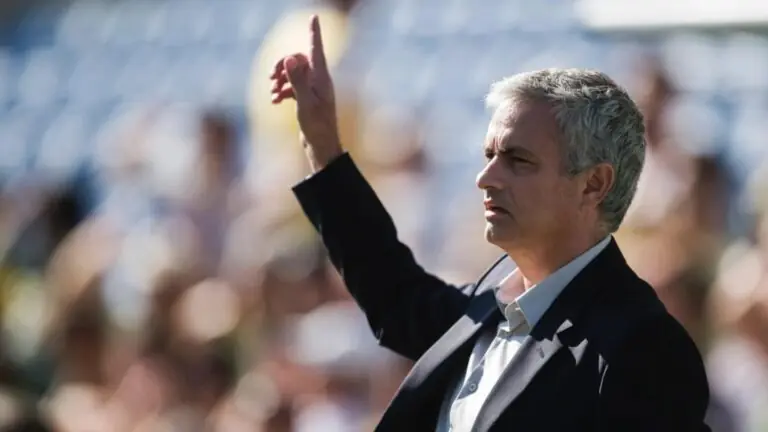 José Mourinho é anunciado novo técnico da Roma para 2021/22