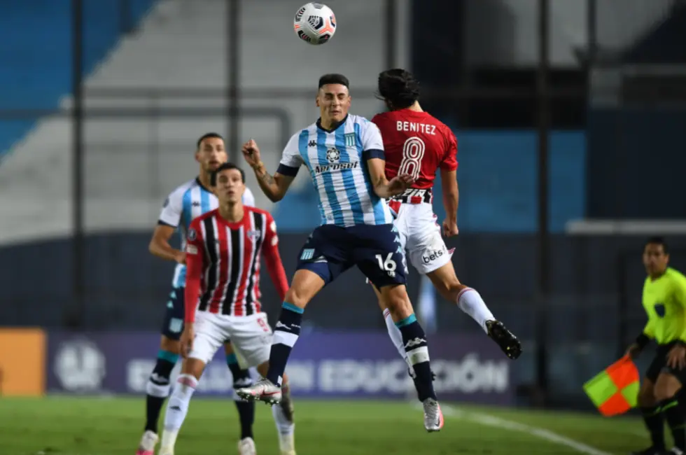 Derrota para o Racing deixa situação complicada para ser então líder de seu grupo