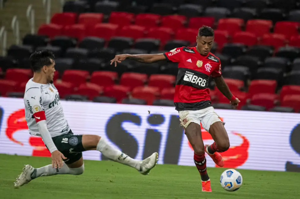 Flamengo venceu o Palmeiras por 1 a 0 e agora só volta a campo no dia 10 de junho