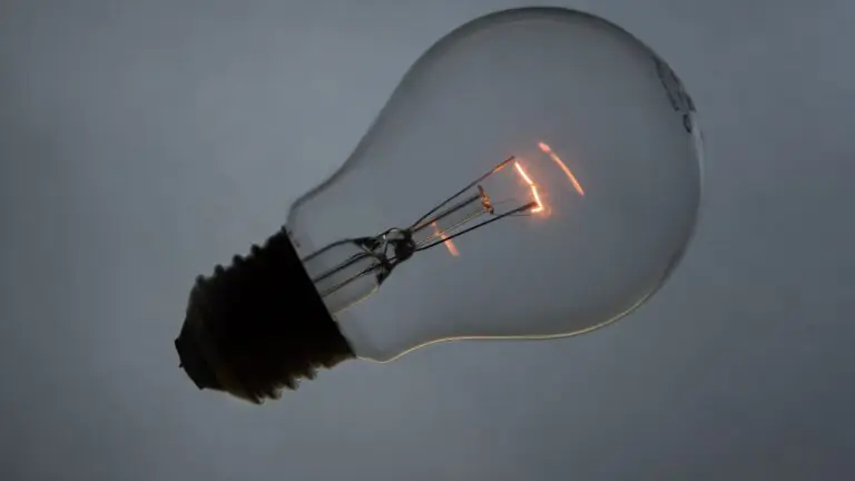 Conta de luz mais cara em maio; qual o valor do reajuste?