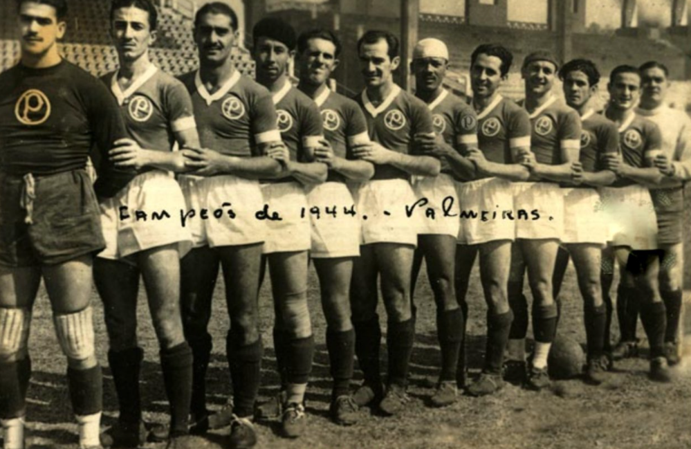 Palmeiras campeão em 1944 ainda na época dos pontos corridos