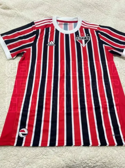 Parte frontal do uniforme