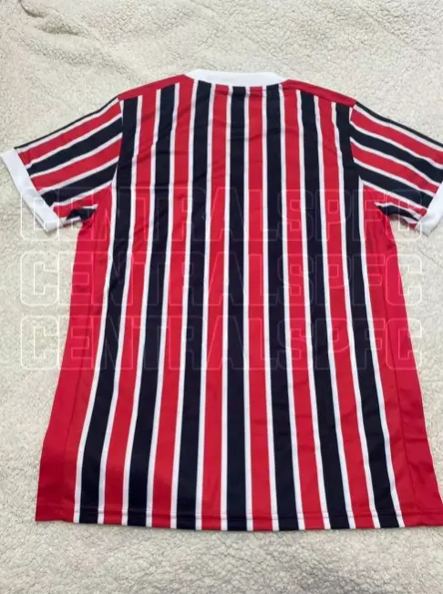 Parte traseira da camiseta do Tricolor