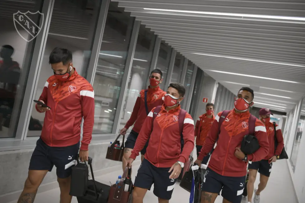 Jogadores do clube argentino partiram ao hotel às 3h, para jogo contra o Bahia, hoje