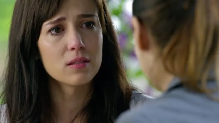 Veja com quem Manuela fica no final da novela A Vida da Gente