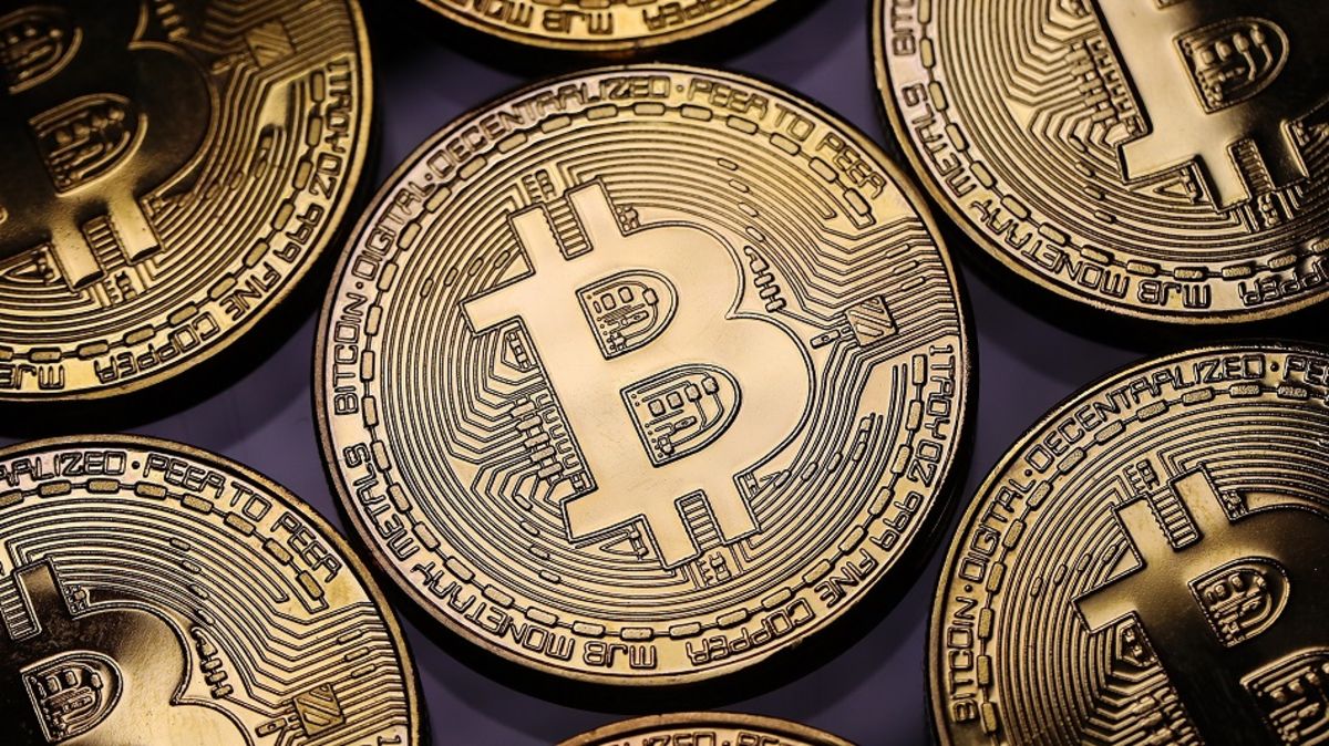 Holding do Mercado Bitcoin lança loja virtual de itens sobre mundo cripto