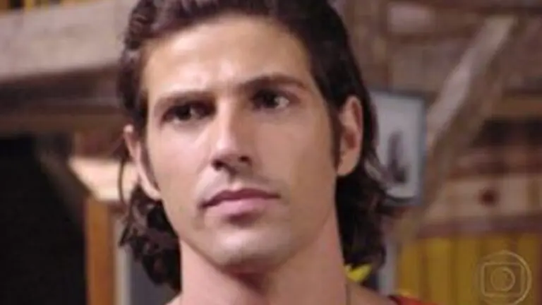 Com quem Apolo fica no final da novela Da Cor Do Pecado