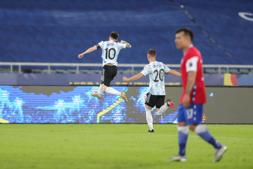 Messi fez gol de falta a abriu o placar para a Argentina na estreia da Copa América
