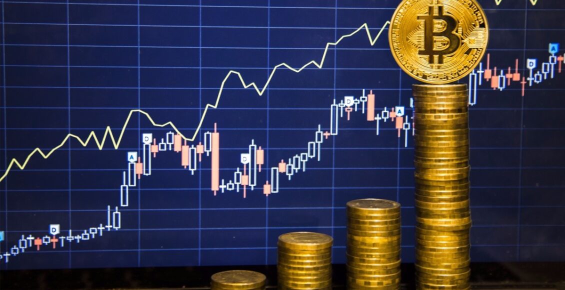 Bitcoin volta a subir e chega a US$ 37 mil com alta de 13%