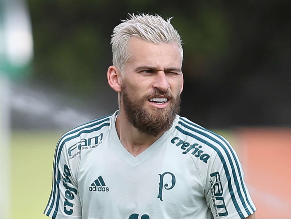 Qual é o salário do Lucas Lima?