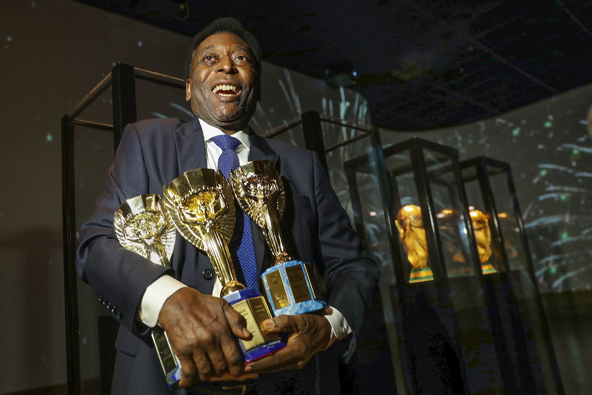 Pelé possui três títulos de Copa e lidera a lista dos maiores campeões da Copa do Mundo entre jogadores