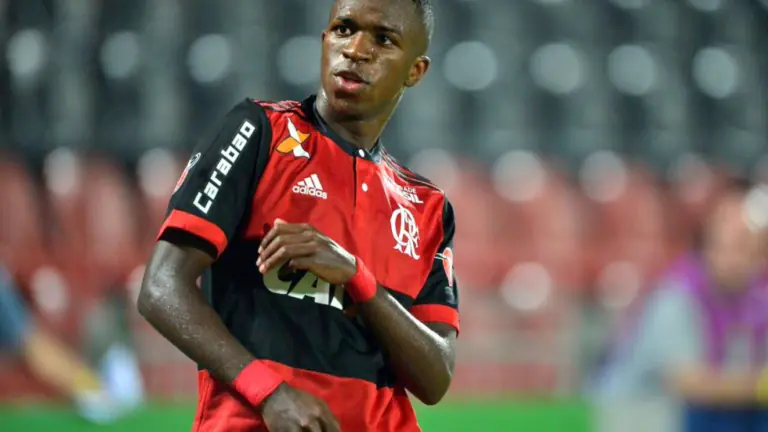 Conheças as 10 vendas mais caras de jogadores do Flamengo