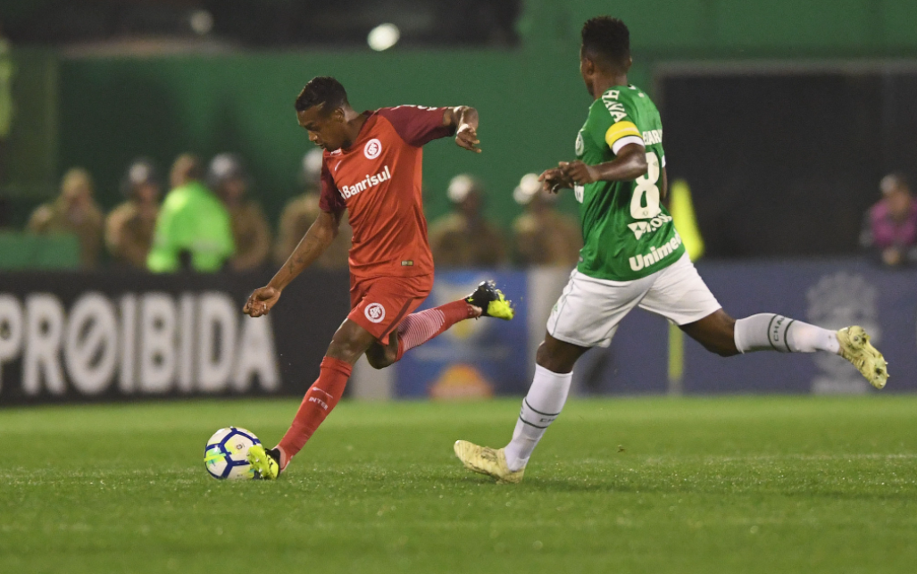 Saiba como assistir jogo da Chapecoense e Inter, hoje