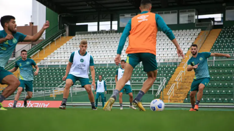 Saiba como assistir e horário de Chapecoense e Ceará hoje – 13/6
