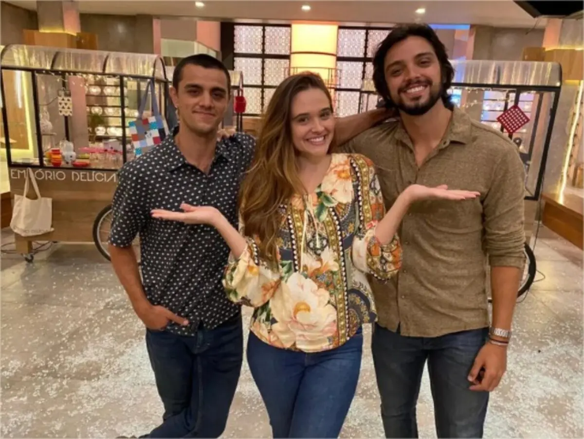 Alejandro da novela Salve-se Quem Puder mudou