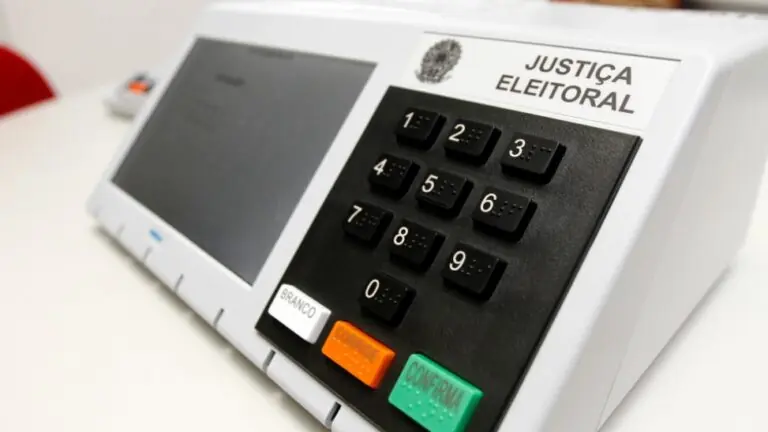 Qual país usa urna eletrônica além do Brasil?