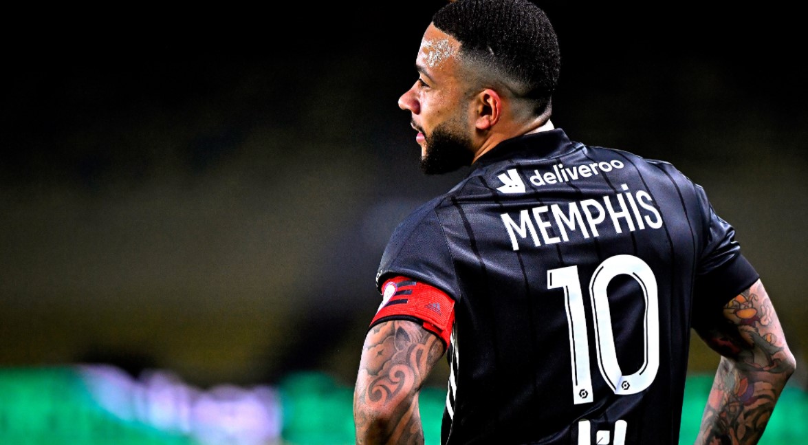 O que aconteceu com Memphis Depay no Barcelona?