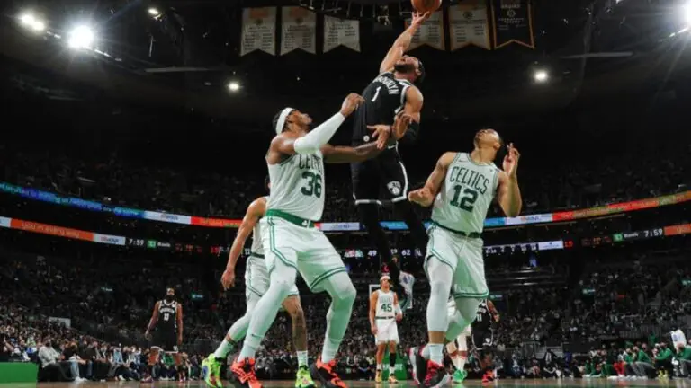 Eriksen, da Dinamarca, desmaia em campo e partida é suspensa