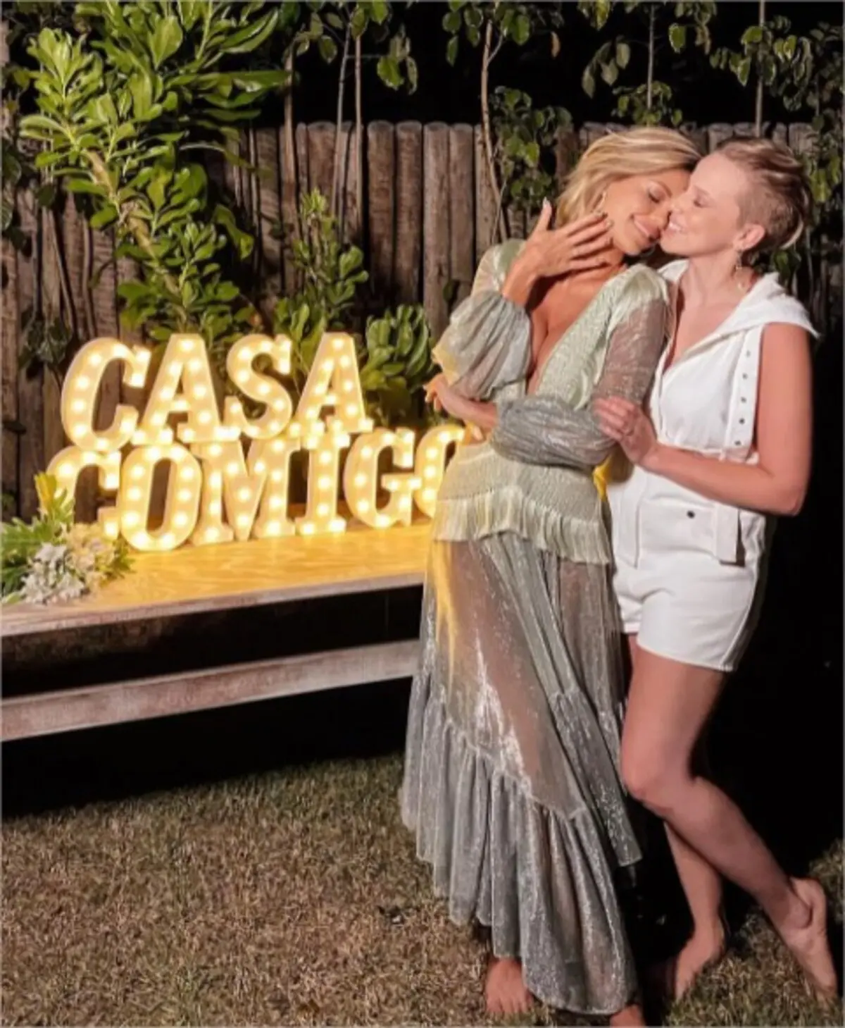 vitória strada e noiva