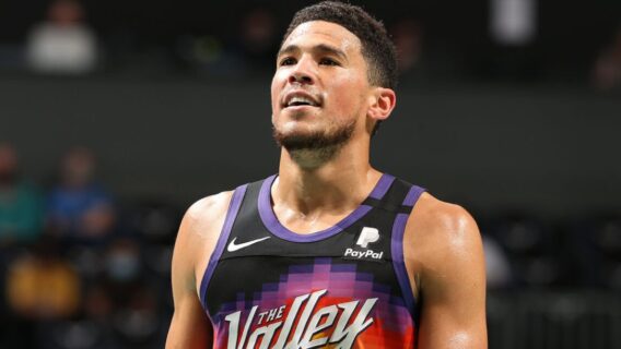 Conheça Devin Booker, jovem astro do Phoenix Suns na NBA