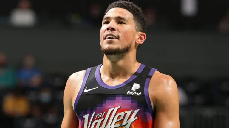 Conheça Devin Booker, jovem astro do Phoenix Suns na NBA