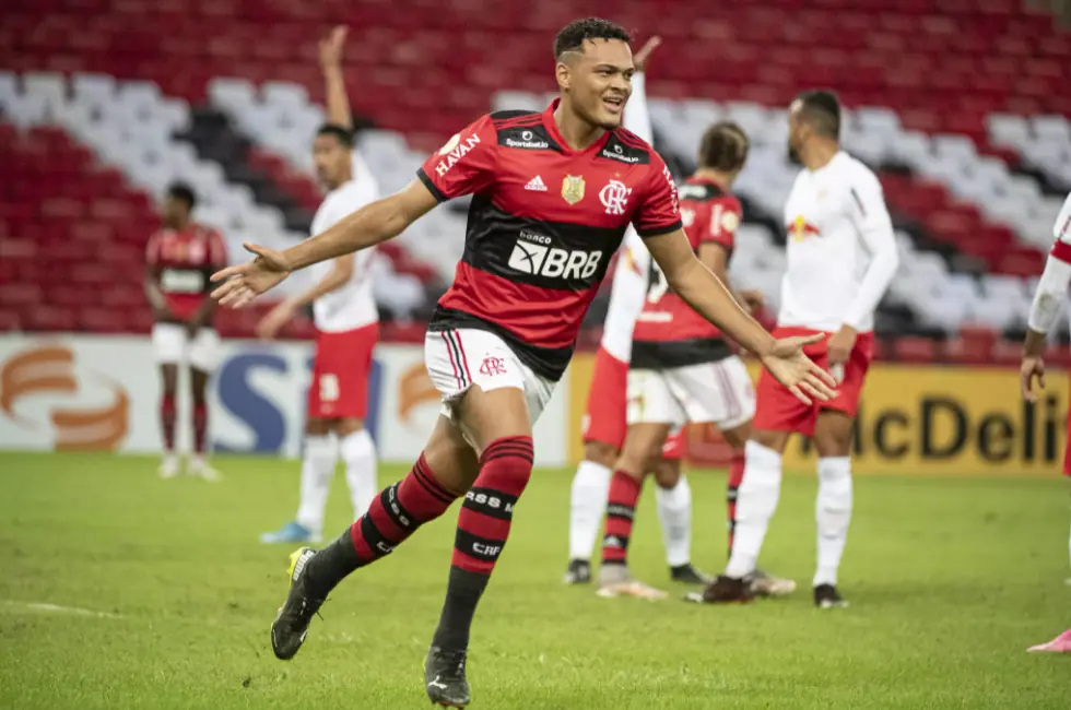 Muniz marcou dois gols na derrota do Flamengo para o RB Bragantino
