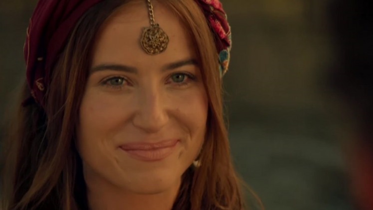 Conheça a atriz que faz Rebeca