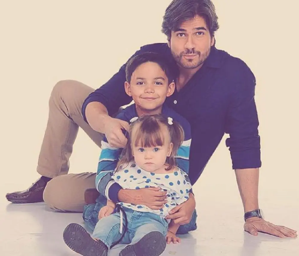 Colombiano com atores mirins 