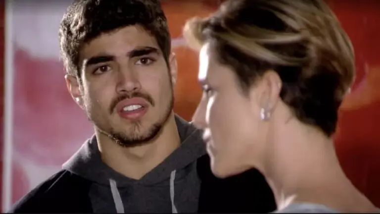 Com quem Edgar fica no final da novela Tititi na versão reprise