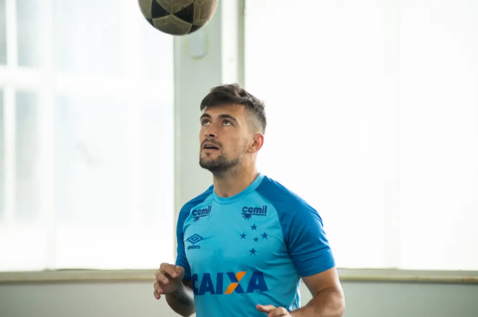 Dívida do Cruzeiro por Arrascaeta gira em torno de R$7 milhões