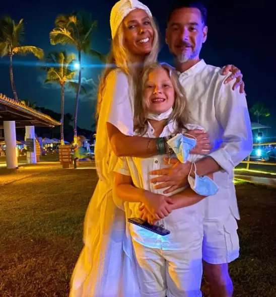 adriane galisteu com marido e filho 