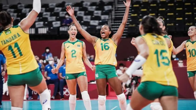 Quanto foi o jogo de vôlei feminino do Brasil hoje?