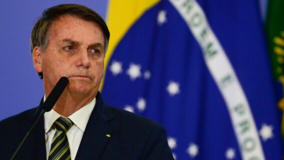 Por que Bolsonaro não vai tomar vacina contra a covid?