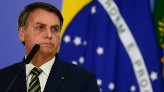 Por que Bolsonaro não vai tomar vacina contra a covid?