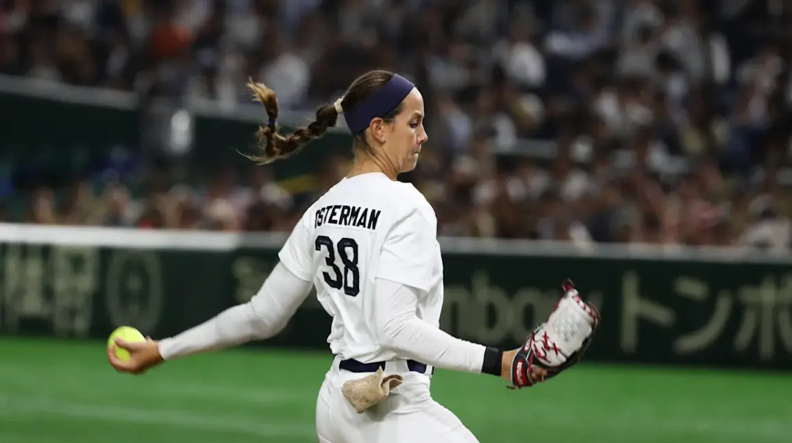 Movimento correto ao fazer o arremesso no softbal