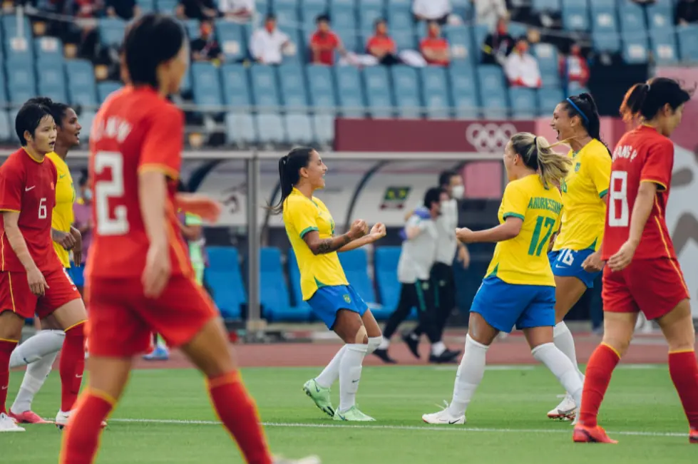 Brasil de futebol feminino estreou em Tóquio com uma goleada por 5 a 0 diante da China, na tabela da 1ª rodada