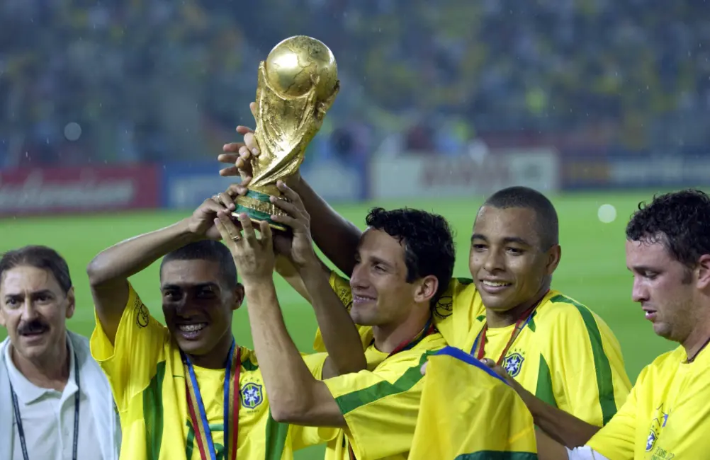 Seleção Brasileira lidera a lista de maiores campeões da Copa do Mundo com cinco títulos