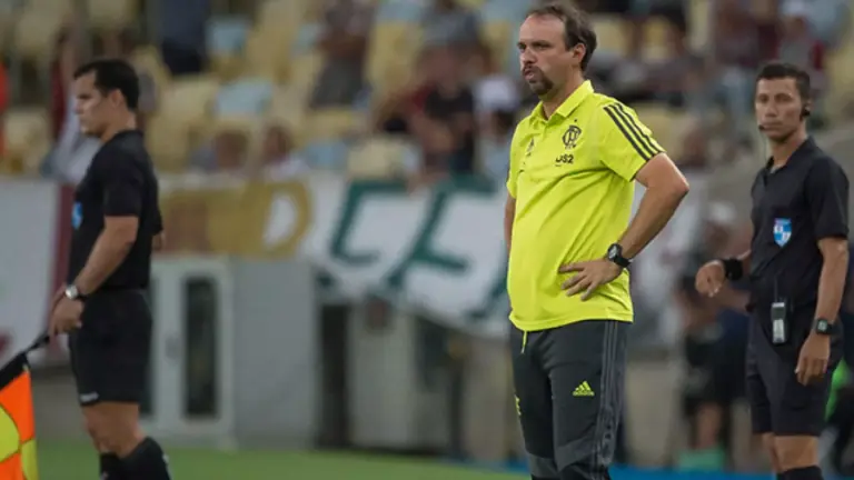 Quem vai ser o técnico do Flamengo hoje no Brasileirão?