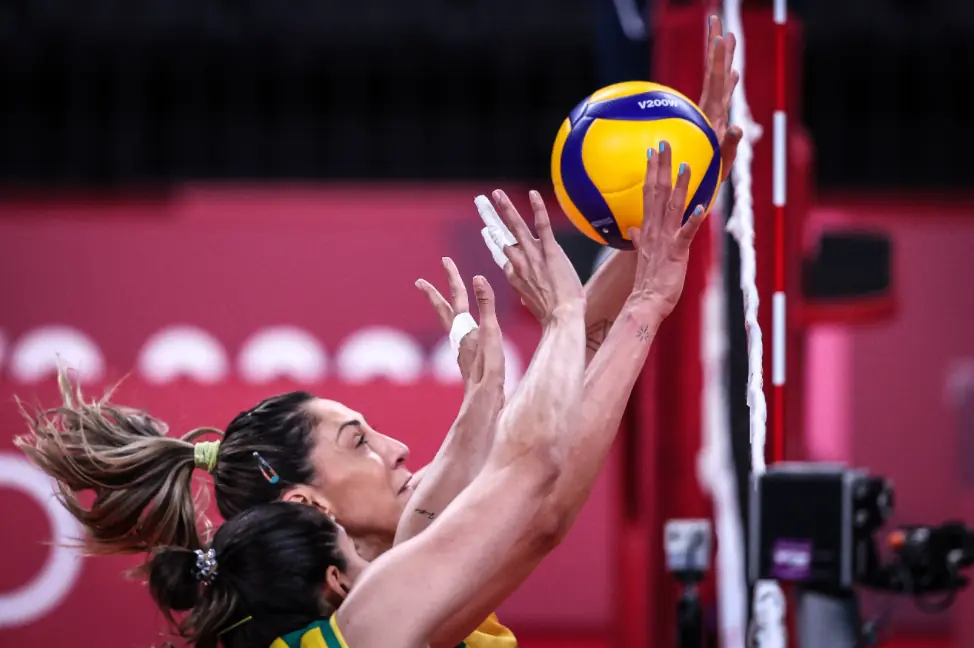Brasil pode assumir a liderança do grupo com então uma vitória no jogo diante da Sérvia