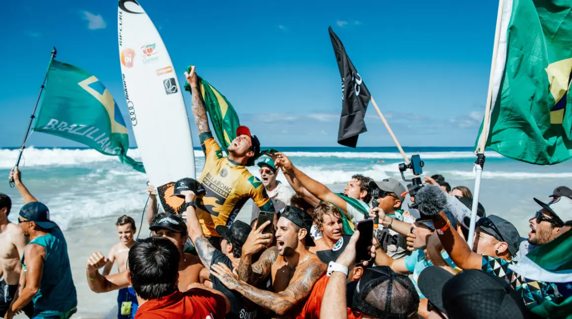 Gabriel Medina é bicampeão mundial e uma das esperanças de medalha do país