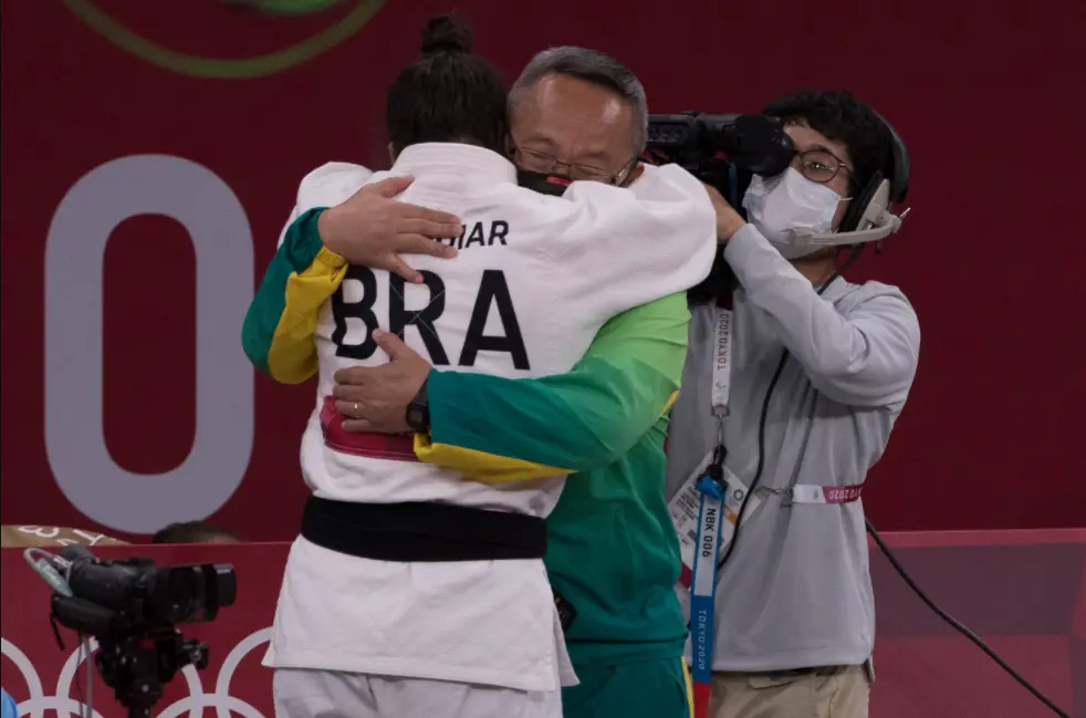 Mayra Aguiar conquista bronze, seu terceiro em Jogos
