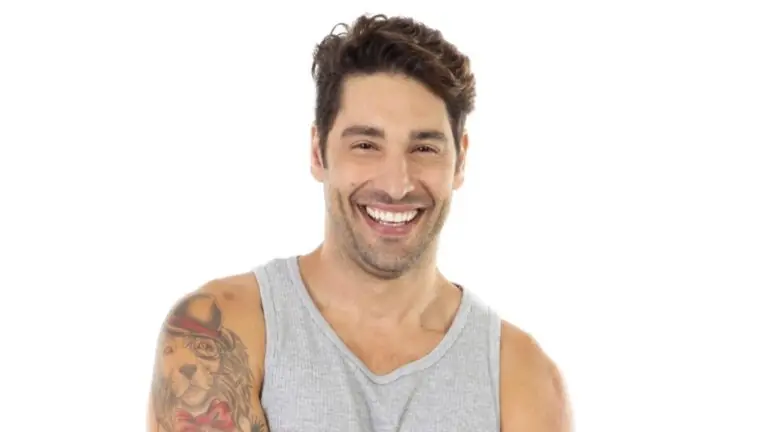 A Fazenda 2021: ator Victor Pecoraro é confirmado no reality