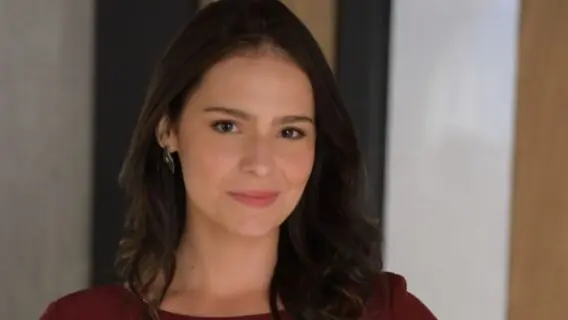 Por onde anda Karen Marinho, a Aderlize da novela Topíssima