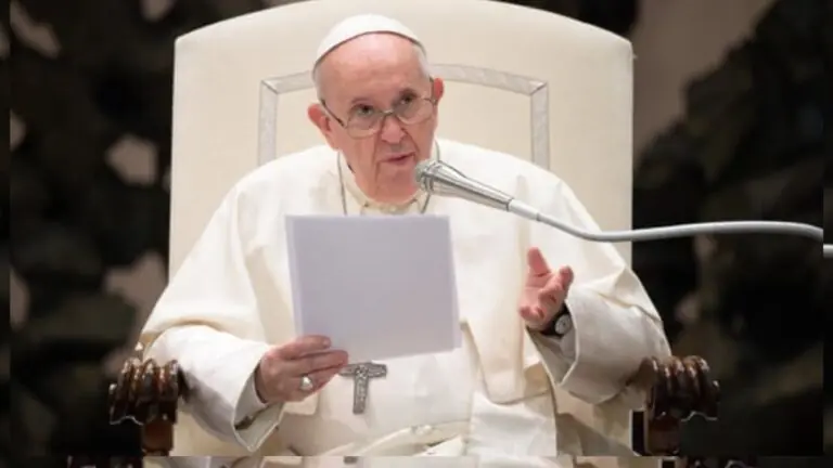 Tomar vacina contra a Covid é um ‘ato de amor’, diz Papa Francisco