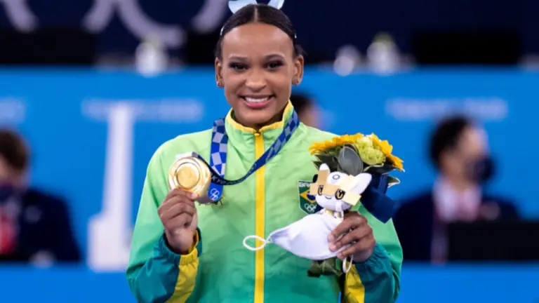 VÍDEO: veja o salto de Rebeca Andrade nas Olimpíadas que ganhou ouro