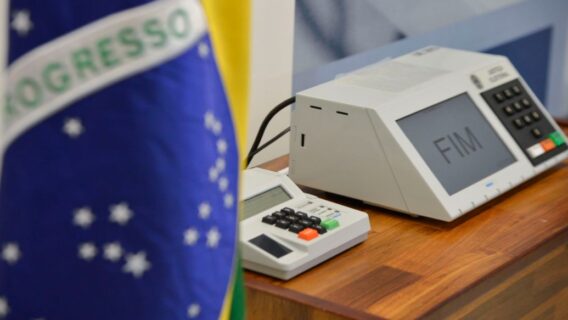 Como funciona a urna eletrônica nas eleições do Brasil?